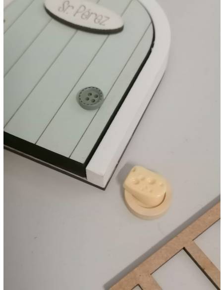 Puerta Ratoncito Pérez que se abre - Lila