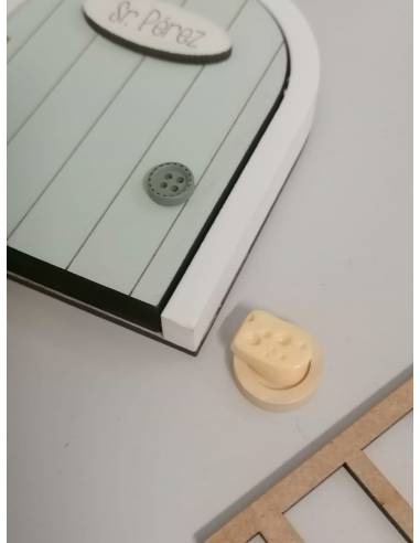 Puerta Ratoncito Pérez que se abre - Mint